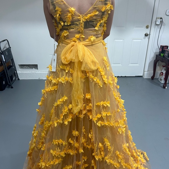 Dresses & Skirts - Luxury brands new dress is perfect for graduation, wedding or engagement.